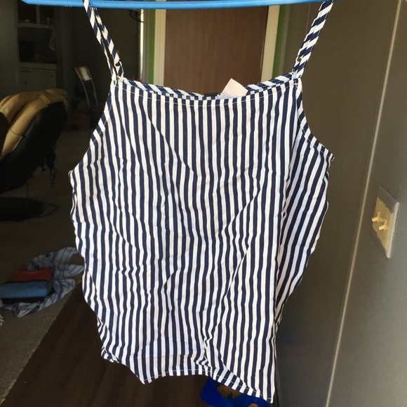 • Divided • - Picture 4 of 4